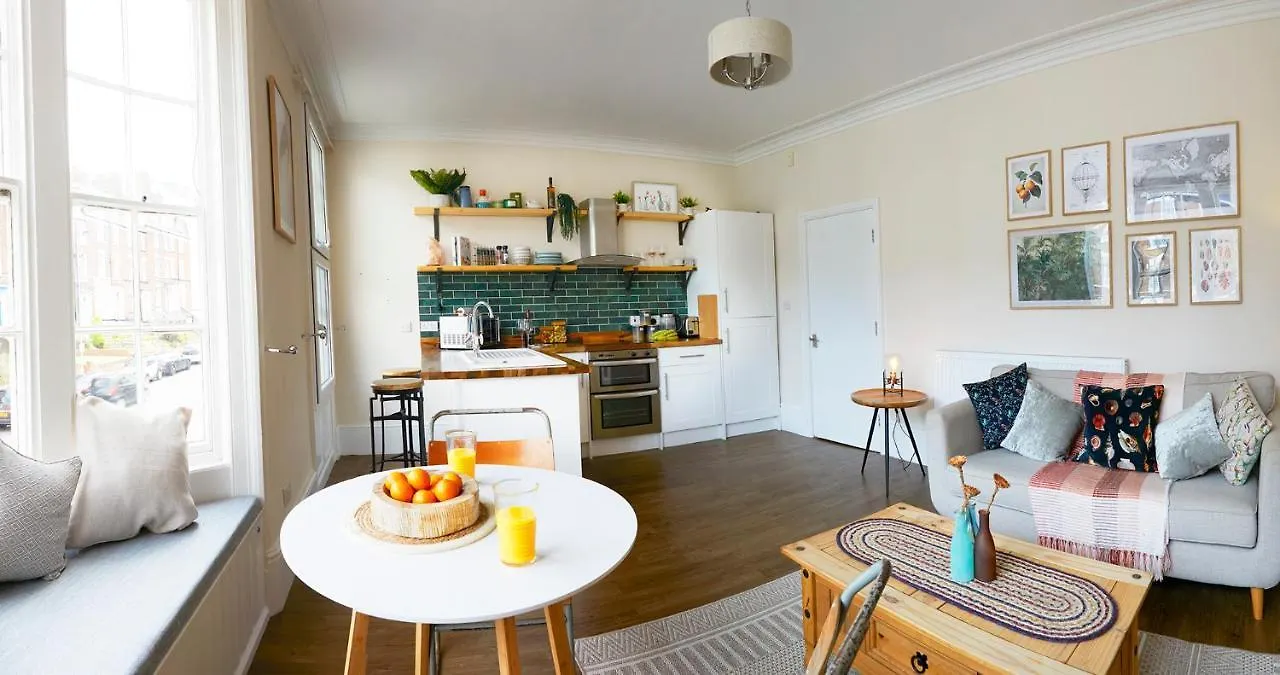 Host & Stay - Marine Sands Scarborough Apartment